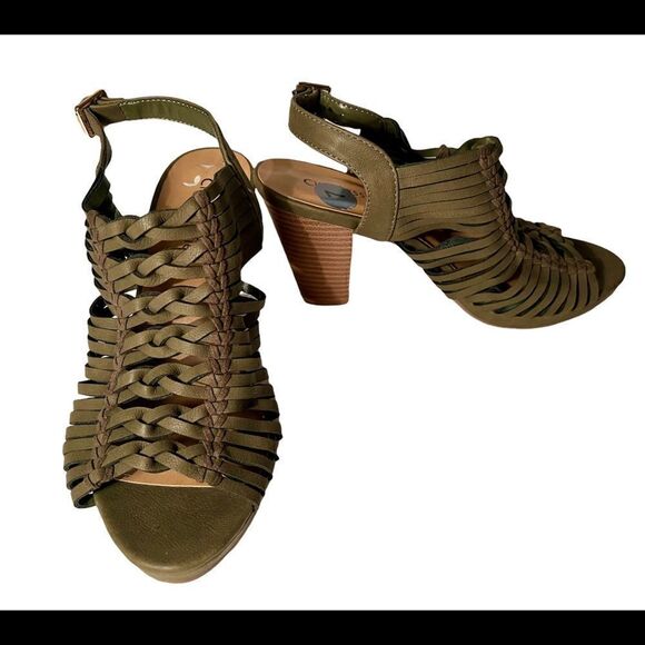 City Classified Army Green Laser Cut Gladiator Peep Toes Buckle Up Sandals Sz 7 - Picture 3 of 7